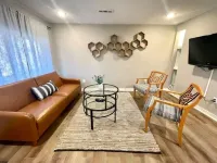 Stylish, modern, REMODELED : Central Location