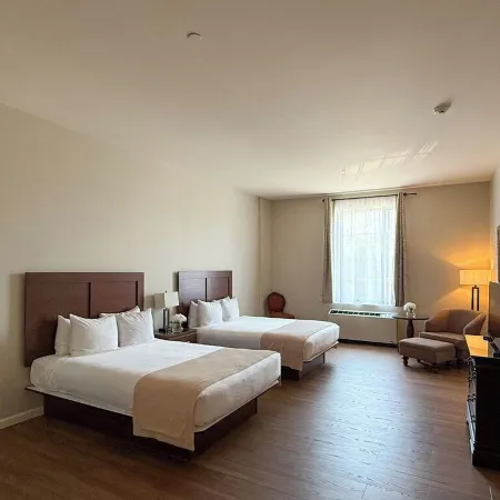 The Inn and Spa at East Wind Отели рядом с достопримечательностью «Аквапарк Сплиш-Сплэш»