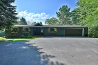 The Namakagon Lakehouse 4 Bedroom Home