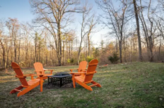 NEW Cozy Secluded Mountain Cabin: Hot Tub with Views, Pets OK, Firepit & Smores
