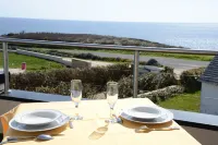 Exceptional sea view, heated indoor pool, spa, sauna. Hotel di Le Conquet