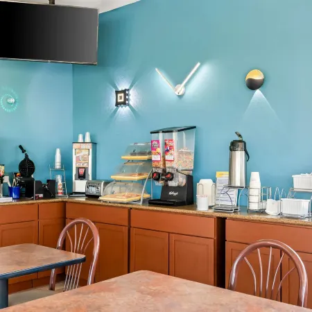 Days Inn by Wyndham Salina South