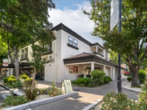 โรงแรมเบสท์เวสเทิร์นพลัส ปาล์มคอร์ท โรงแรมในเดวิส