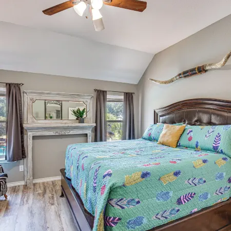 Sunny Stephenville Home w/ Pool: 4 Mi to Downtown