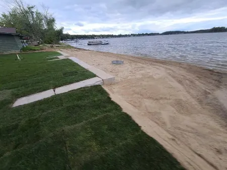 NEW Charming 3-bedroom cottage with Sandy Beach and Great Views