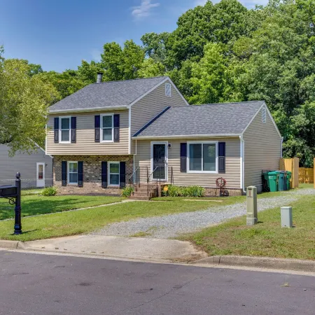 Modern Richmond Home w/ Deck, Close to Downtown!
