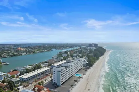 Island Paradise - Beachfront Condo