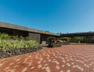 Maui Seaside Hotel - Beach