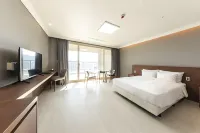 Baekhak Jayuro Resort