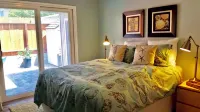 FULL OCEAN VIEW!!! 3 minute walk to beach, WiFi, Dogs welcomed upon approval - Homestays
