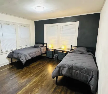 * The Indy Inn * Summ