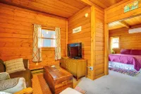 Bisbee Vacation Rental w/ Mountain Views & Sunroom - balcony