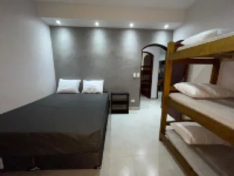 Beach House with Pool and Barbecue in Itanhaem