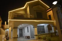 Entire 3BHK Duplex Villa Golf Course Road Hotels in 