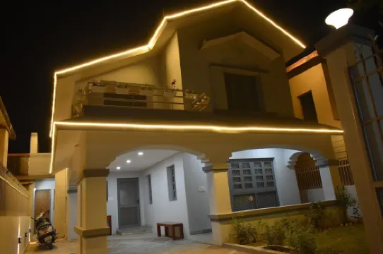Entire 3BHK Duplex Villa Golf Course Road