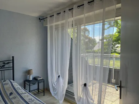 House 300 M from Roaliguen beach with sailing school and supervised beach