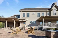 Elegant Home w/7BRs, Game Room, Luxury Yard, Pool
