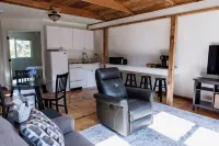 Cozy 1-bedroom apartment with WiFi, AC in serene Gresham