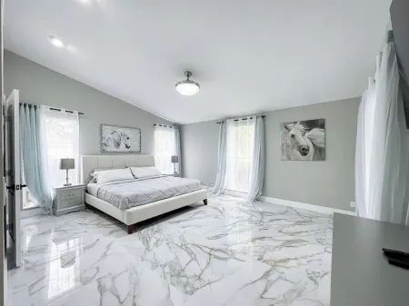 4-bedroom Luxury Modern Lake Front House in fabulous Wellington