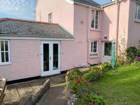 Beautiful Devon Period Cottage 5 min walk to beach イフラクームのホテル