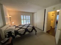 SPACIOUS 2-bed 2 bath condo w everything 2 car parking , near Metro ALL welcome