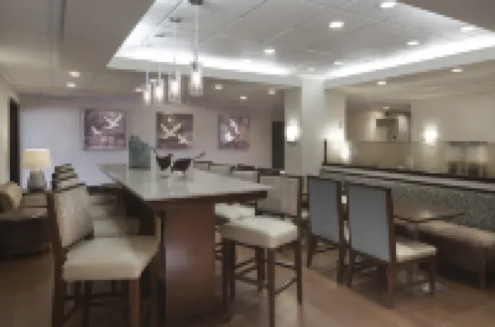 希爾頓歡朋飯店-埃文斯維爾