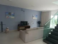 Cozy house 500m from the beach in Guarujá, pet friendly