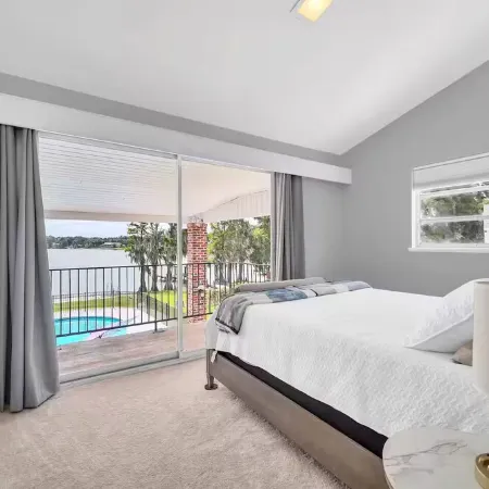 Family Friendly Lake House W/ Pool Near Legoland