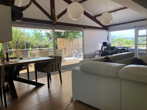 Maison 150 M2 de Plein Pied, Quartier Lac de St-pée sur Nivelle فنادق في Saint-Pee-sur-Nivelle