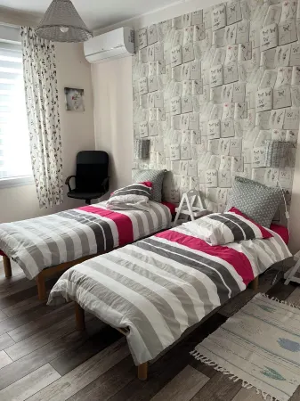 VILLA DIVIDED INTO 2 APARTMENTS