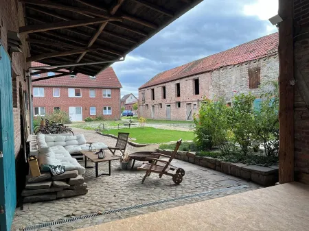 Vacation apartment & studio with outdoor lounge & barbecue Отели в г. Эбисфельде-Веферлинген