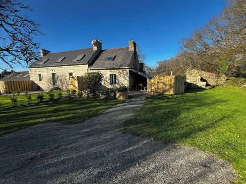 Romantic getaway in the countryside: Gite for Two with Private Nordic Bath Hotels in Scaer