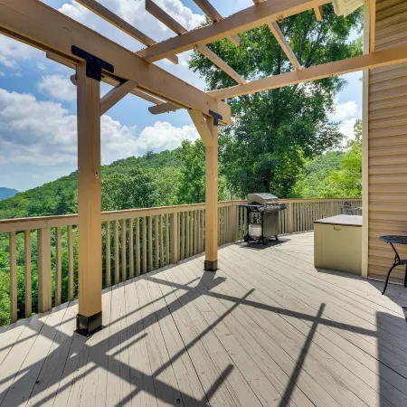 40-Acre Ararat Escape on-Site Trails and Mtn Views!
