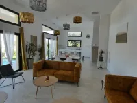 Spacious private villa with swimming pool, very quiet area