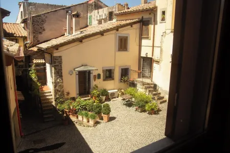 Cozy Apartment in the Historic Heart of Trevignano Romano