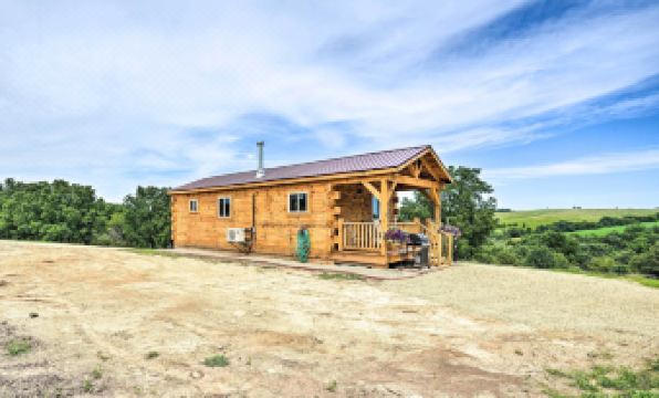 Serene Views: Quiet Farmhouse Cabin in Wisconsin! - Housity