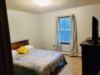 Pocono home close to everything- Kick back and relax in this calm, stylish space Hotels in Chestnuthill Township