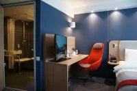 Holiday Inn Express ZÜRICH Airport Hotels in Bachenbulach