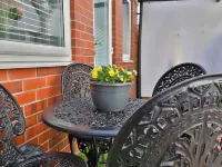 Cosy Central Cardiff Bungalow Hotels in Grangetown