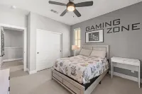 Ideal modern style home 4bd/3ba Hotels near The Yorba — Slaughter Families Adobe