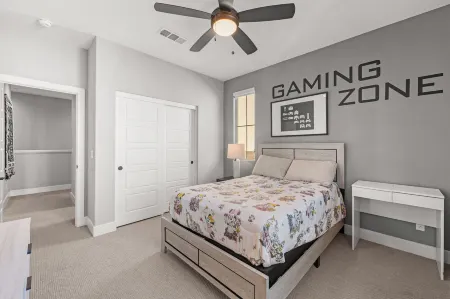 Ideal modern style home 4bd/3ba Отели в г. Чино