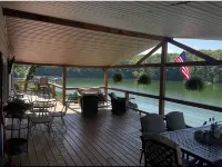 Charming 3-bedroom Lakehouse . Boat Slip,  Pontoon option .3 Golf courses nearby