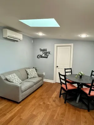 Beautiful, Private, Cozy Apartment Just 2 Minutes Off the Beltway