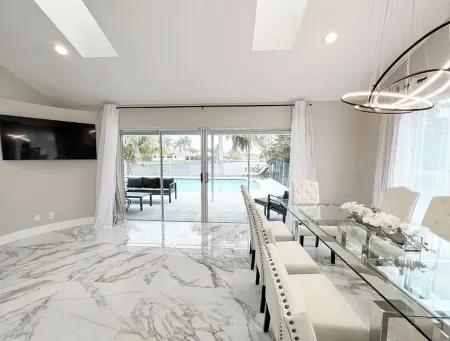 4-bedroom Luxury Modern Lake Front House in fabulous Wellington