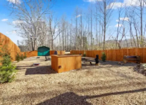 Cabin Apt 20Min to Gatlinburg Across from Ntl Park GameRoom+FirePit+Pet Friendly