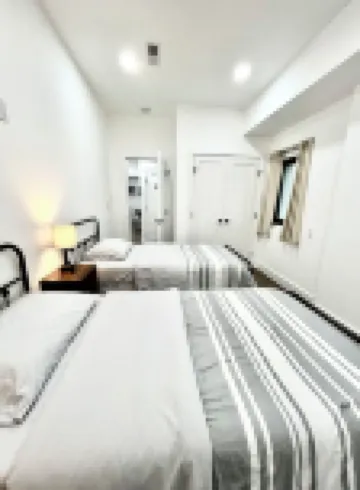 Stylish 2BR/2BA Apt near NYC Free Parking Full Kitchen & W/D