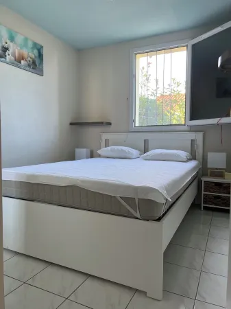 Vacation home for 6, air-conditioned, with shared pool and tennis court Отели в г. Соред