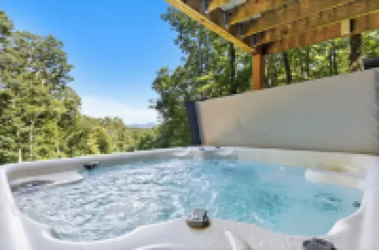 Mountain-Top Adventure meets Picturesque Retreat