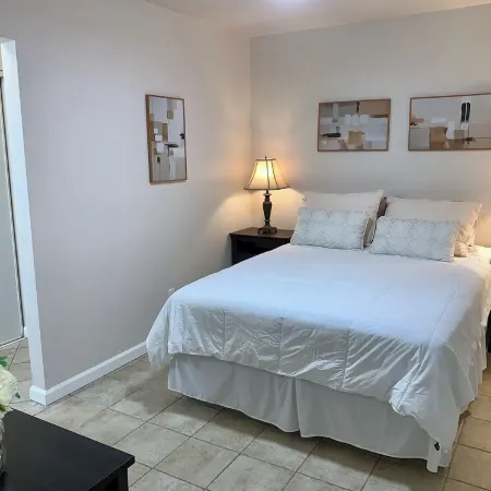 La Casita Española-Charming 2-bedroom house in brilliant Ventura