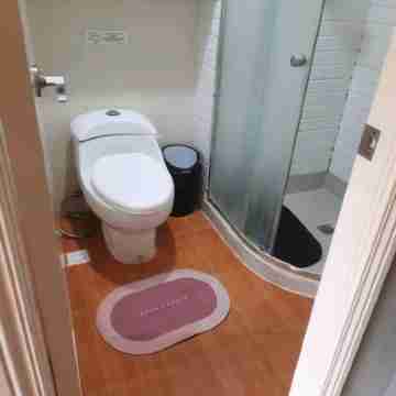 Cozy 1-Bedroom Building in Marvelous Baguio with WiFi. 5.4K ft above sea level. Rooms